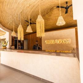Hotel Royam – hotel w mieście Saly Portudal