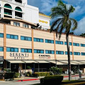 Serenti Hotel Saipan, hotel en Garapan