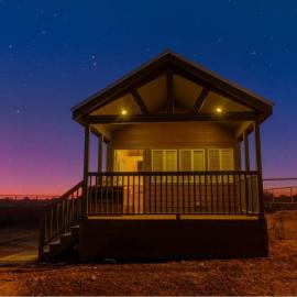037 Tiny Home nr Grand Canyon South Rim Sleeps 8, hotel sa Valle
