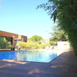 HÔTEL C SUITES chambres spacieuses, ξενοδοχείο στη Νιμ