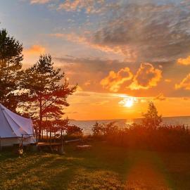 Mereääre Glamping ja Rannamaja, hotel em Liimala