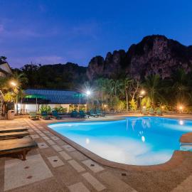 Green View Village Resort，奧南海灘的飯店