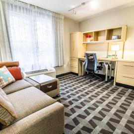TownePlace Suites by Marriott Gilford โรงแรมในกิลฟอร์ด