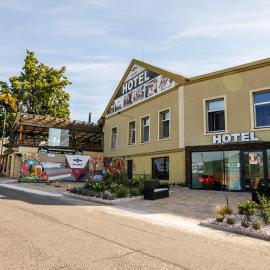 Wellness Hotel Kocanda, Hotel in Děčín
