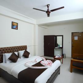 Ganesh Guest House، فندق في تشيناي