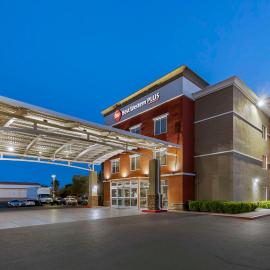 Best Western Plus Henderson Hotel، فندق في لاس فيغاس