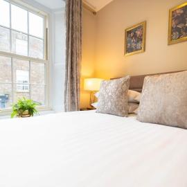 Adams Townhouse, hotel u gradu Dingl