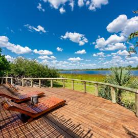 Semowi Lodge and Campsites, hotel v destinácii Mirapene