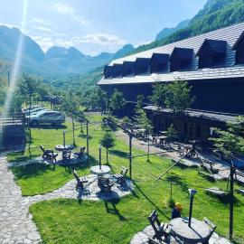 Boga Alpine، فندق في Bogë