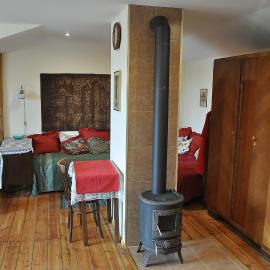 Cozy Mansard Condo, enjoy both - beach and center, hotel u gradu 'Liepāja'