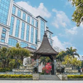 Marco Polo Jin Jiang، فندق في جينجيانغ