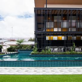 Blue Lagoon Hotel, хотел в Чианг Рай