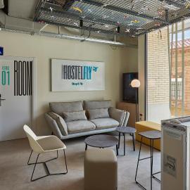 Hostelfly Madrid Airport, hótel í Madríd
