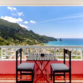 The Pink Palace Hostel, hotel a Agios Gordios