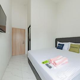 Urbanview Hotel La De Grizz Syariah Sampit by RedDoorz, Hotel in Sampit