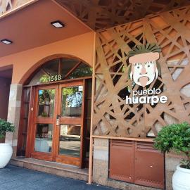 Hotel Pueblo Huarpe, готель у місті Сан-Луїс