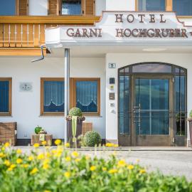 Hotel Garni Hochgruber, hotel din Brunico