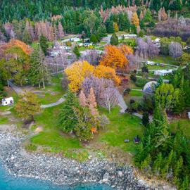 The Camp - Lake Hawea, hotel di Danau Hawea