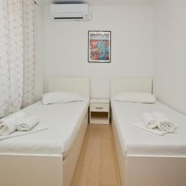 Luka's Lodge Guesthouse & Hostel, hotel em Hvar