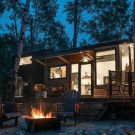 Refuge Bay's Aqua Tiny Home - Luxury Off Grid Escape, khách sạn ở Cherhill