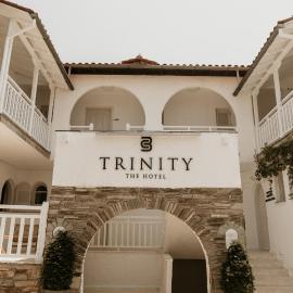 TRINITY THE HOTEL, hotel v mestu Amoliani