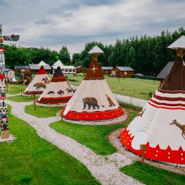 INDIANA CAMP - 150 m od Suntago Park，位于Grabce-Towarzystwo的酒店