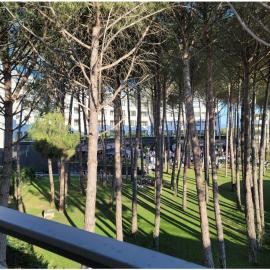 Alex's Condo, ξενοδοχείο σε Lalëz
