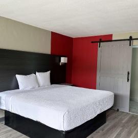 Ramada by Wyndham Cocoa, hotel in Cocoa