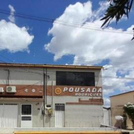 POUSADA RODRIGUES, מלון בAraripina