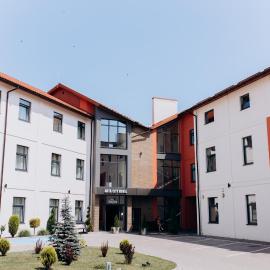 Arta City Hotel, ξενοδοχείο σε Yavoriv