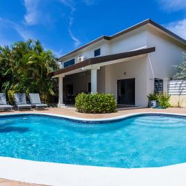 Koyari 36-F, hotel Palm-Eagle Beachben