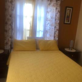 J&R Sunshine Retreat, отель в городе Spanish Town