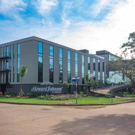 Howard Johnson Plaza La Ribera, hotell i Resistencia