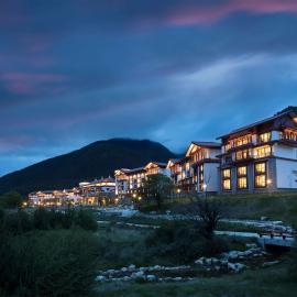 Hilton Linzhi Resort, hotel em Qabnag