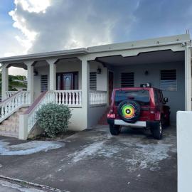 Mountain view Apartment, hotel in Basseterre
