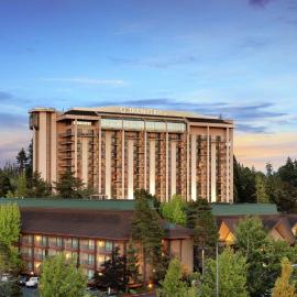 DoubleTree by Hilton Seattle Airport، فندق في سيتاك