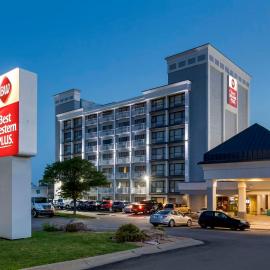 Best Western Plus Midwest Inn, hotel em Omaha
