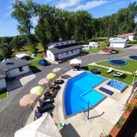 Family Bungalows & Camp, hotel di Vrchlabí