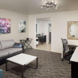 DoubleTree Suites by Hilton Hotel Detroit Downtown - Fort Shelby, hotel in Detroit