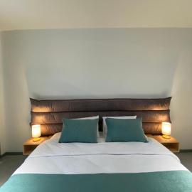 H2O, hotel in Ureki
