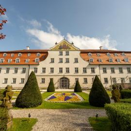 Schloss Lautrach, hotel Lautrachban