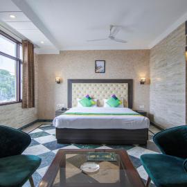 Jammu में, होटल Treebo Trinetar International