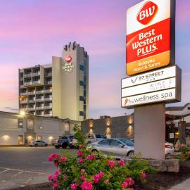 Best Western Plus Kelowna Hotel & Suites, отель в Келоуне