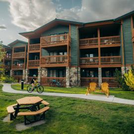 Lake Louise Inn, khách sạn ở Lake Louise