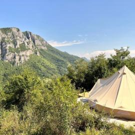 Rosehip camp, hotel en Trnski Odorovci