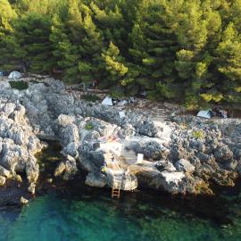 Pine Side Camp, ξενοδοχείο στη Χειμάρρα