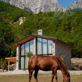 Villa Ujëvara e vogël, hôtel à Theth