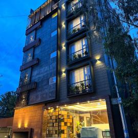 ROYAL ACE LUXUR, hotell i Bangalore