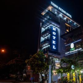Thịnh Vượng HoTel, hotel i Diện Biên Phủ