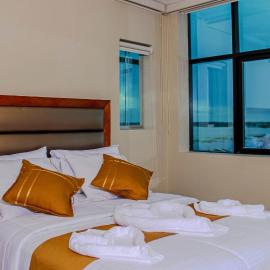 Bora Hotel, מלון באיקיטוס